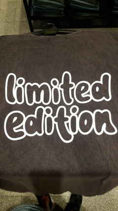 Remera Over Batik Limited Edition
