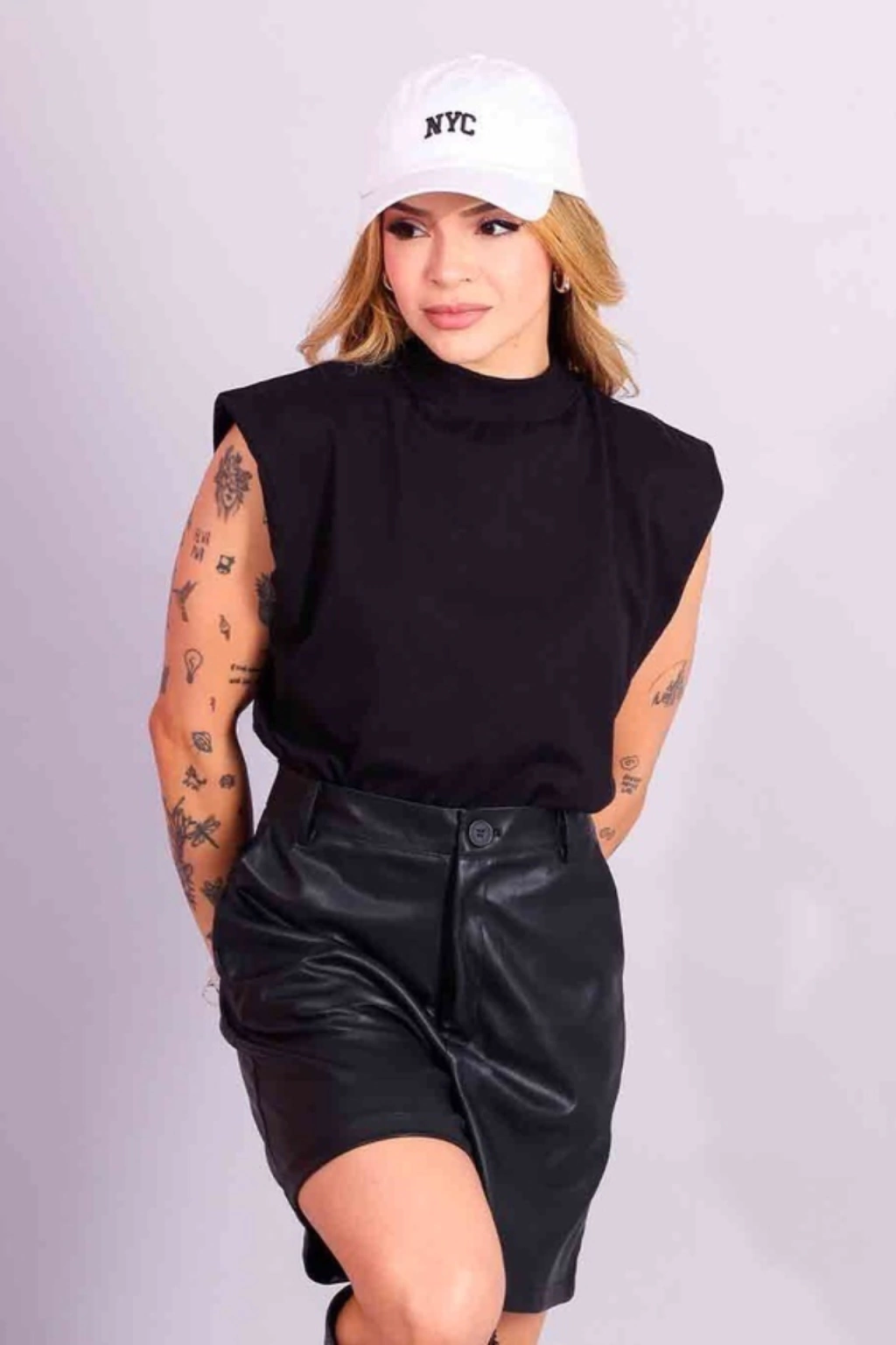 Muscle Tee Gola Alta Preto