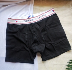 Bóxer Tommy en internet