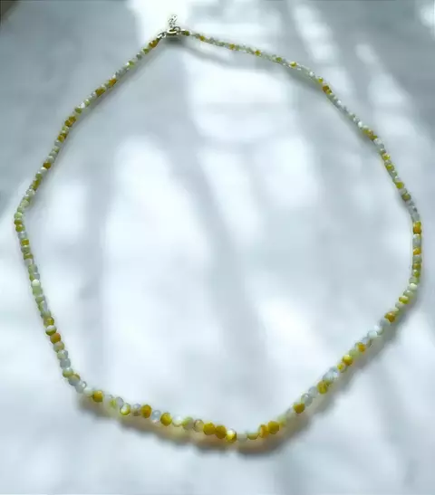 Colar choker madre pérola