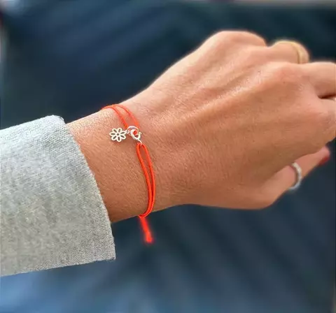 Pulseira fio seda com pingente