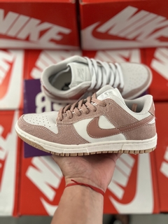 Dunk Low SB Rosa Glitter - comprar online