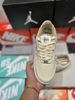 Nike Stussy Beige - Multimarcas Y C