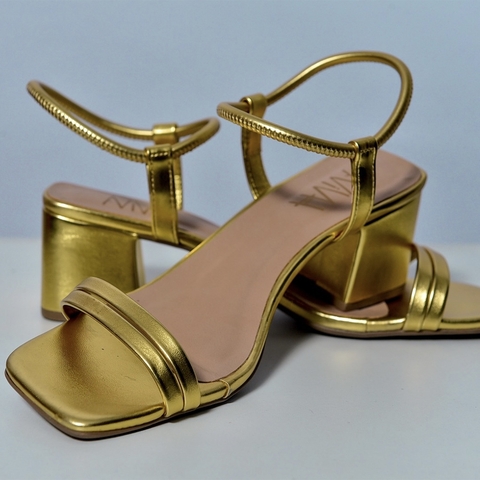 Sandália Luna 2x1 bloco com tiras metálica dourada