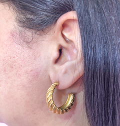 Brinco Argola Espiral Dourado na internet
