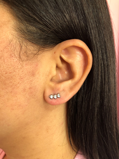 Brinco Ear Cuff 3 corações - comprar online