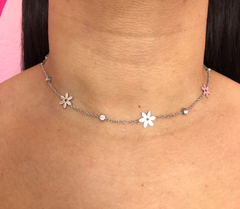 Choker de Florzinhas e Pontos de Luz na internet