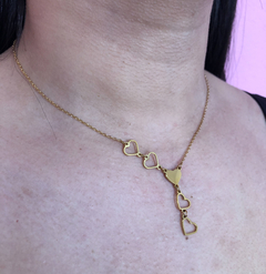 Colar Cascata de Corações Dourado na internet