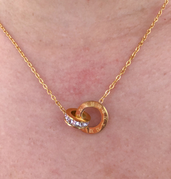 Colar Números Romanos Dourado - Lana Izidoro Moda e Acessórios