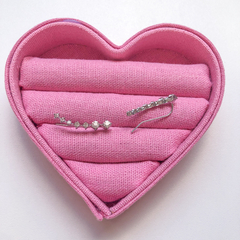 Brinco Ear Cuff Cravejado