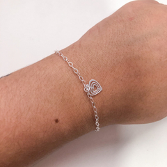 Pulseira Elos com Pingente de Coração na internet