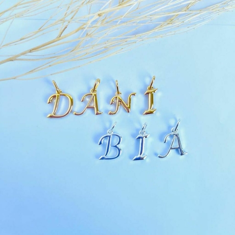 Pingente letras iniciais