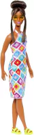 Barbie Fashionistas Doll #210 con pelo castaño en moño, con colorido vestido halter de ganchillo, gafas de sol y sandalias
