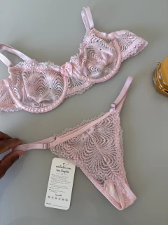 Conjunto Melissa na internet