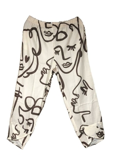 Pantalón con motivos de siluetas de caras