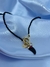 COLAR ELO CRISTAIS VERDE PINGENTE DENTE DE SABRE PRETO ZIRCONIA VERMELHA SAO BENTO E PONTO DE LUZ CRISTAL
