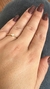 ANEL SOLITÁRIO BAIXO COM DUAS GARRAS ZIRCONIA CRISTAL EMBUTIDA - comprar online