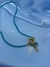COLAR ELO CRISTAIS VERDE PINGENTE DENTE DE SABRE BRANCO ZIRCONIA VERDE MAO DE FATIMA PONTO DE LUZ VERDE