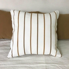 Funda Blanco con líneas Marrón Mocha Mousse 50x50cm - Casa Petra Deco