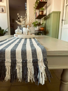Camino Rustico Lineas con Flecos