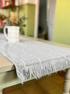 Camino Rustico Gris Lineas Blancas en internet