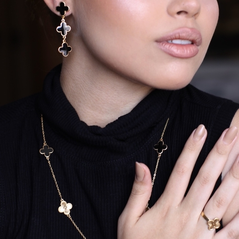 Colar Trevo Dourado e Preto Folheado a Ouro 18K