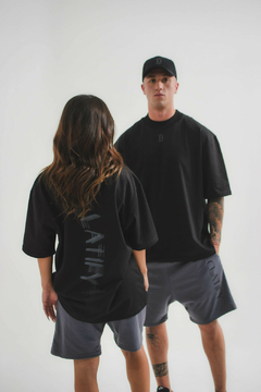 REMERA NIZA NEGRO -BOXY OVER