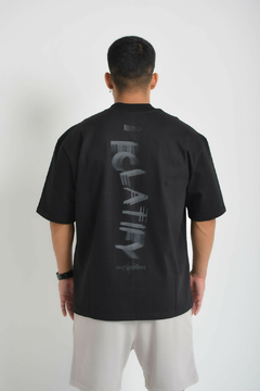 REMERA NIZA NEGRO -BOXY OVER en internet