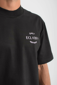 REMERA ANTIBES NEGRO - BOXY OVER - Eclatify