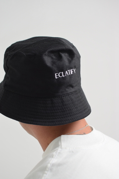 PILUSO HYERES LOGO BLANCO