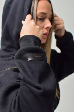 BUZO YORK - CROP BOXY OVER en internet