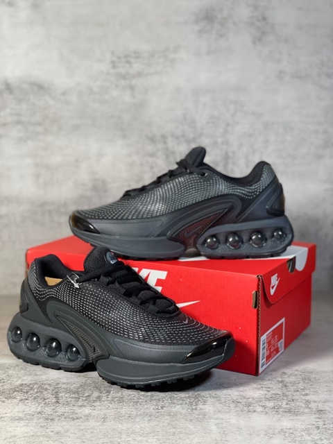 Air Max Dynamic Air "Triple Black"