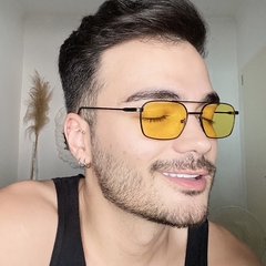 ÓCULOS LIKE AMARELO na internet