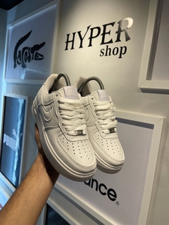 NIKE AIR FORCE 1 na internet