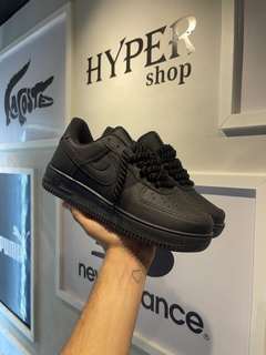 NIKE AIR FORCE 1 PRETO
