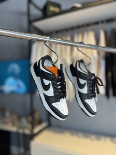 NIKE DUNK LOW PANDA