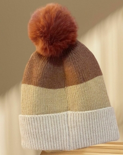 Gorro Tricolor con Pompòn.