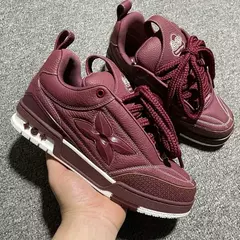 Louis Vuitton Skate Bico Arredondado Bordô - STORE GRIFE