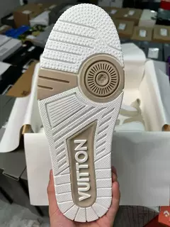 Louis Vuitton Skate Bico Arredondado Bege
