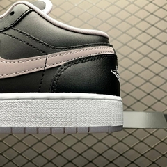 Imagem do Air Jordan 1 Low preto e roxo