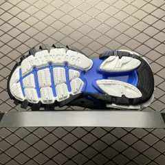 Balenciaga Paris família Track Sneaker na internet