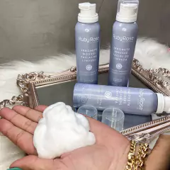 sabonete facial mousse Ruby Rose