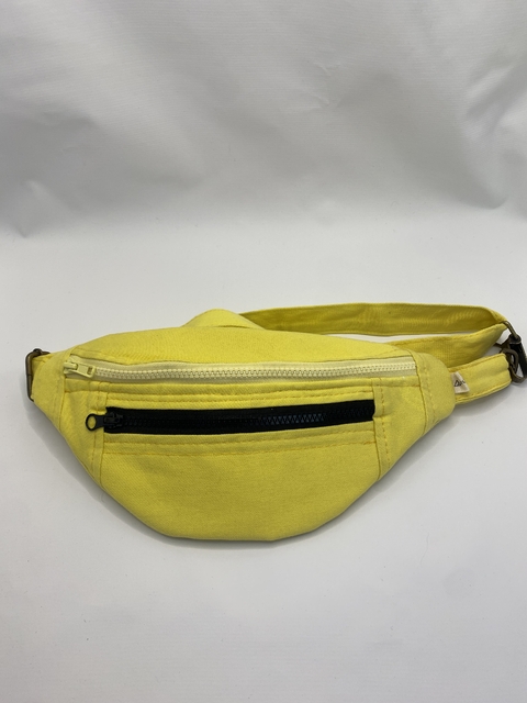 Pochete Tradicional Upcycling Impermeável Amarela - ReCycle - comprar online