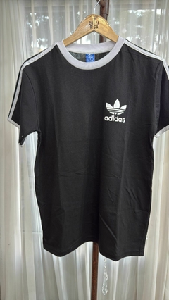 Remera Retro” Adidas” en internet