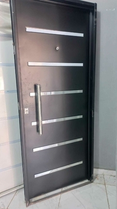 PUERTA DOBLE CHAPA INYECTADA