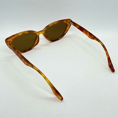 Óculos de Sol Paraty Lion Cat eye - Caramelo 14617590 na internet
