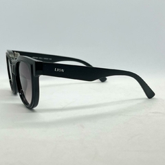 Óculos de Sol Veneza Lion - Preto 10518290 - comprar online