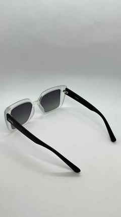Óculos de Sol Lion Bacutia Polarizado - Branco Fosco 40918990 na internet