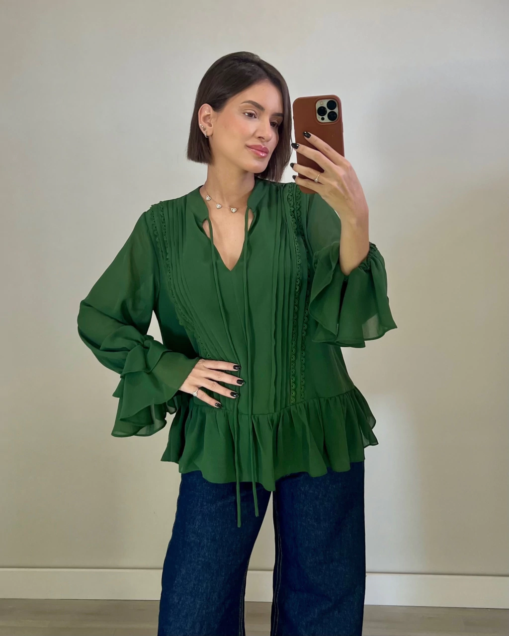 Bata chiffon com detalhes