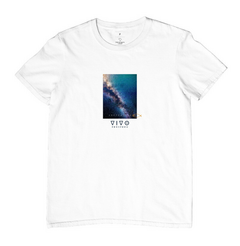 Camiseta VIVO Abundância Galáctica - Coleção Cosmic Vibe - VIVO PRÓSPERO